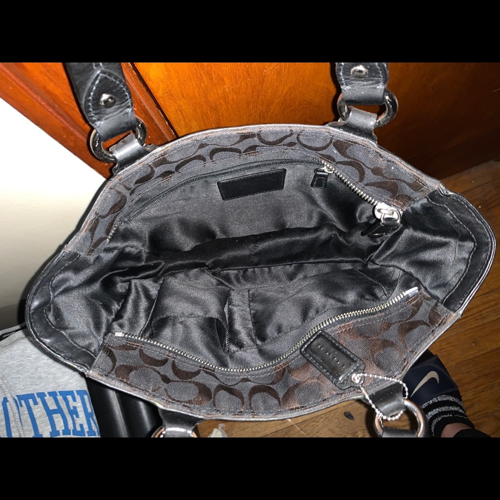 Coach - Picture 2 of 4